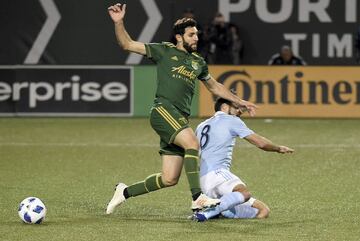 Graham Zusi salvó el gol de Valeri con su impecable barrida en la primera mitad. 