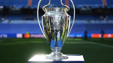 MADRID, SPAIN - MAY 04: A detailed view of the UEFA Champions League trophy is seen on a plinth prior to the UEFA Champions League Semi Final Leg Two match between Real Madrid and Manchester City at Estadio Santiago Bernabeu on May 04, 2022 in Madrid, Spain. (Photo by Michael Regan/Getty Images)