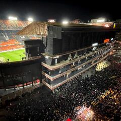 Un partido con dos escenarios: dentro y fuera de Mestalla
