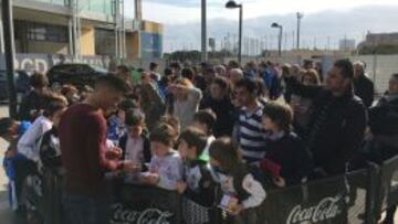 Aficionados en Sant Adrià.
