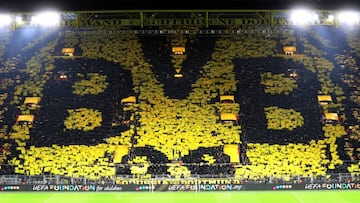 Soccer Football - Champions League - Round of 16 First Leg - Borussia Dortmund v Paris St Germain - Signal Iduna Park, Dortmund, Germany - February 18, 2020 Borussia Dortmund fans before the match REUTERS/Wolfgang Rattay
