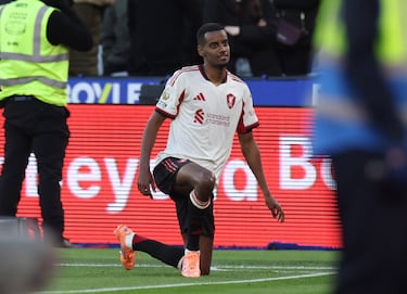 Isak hace añicos la crisis 