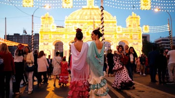 Feria de Sevilla 2023: ¿De dónde viene el traje de flamenca, historia y cuál es el origen del vestido?