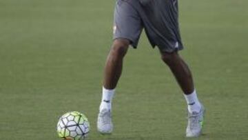 Nzonzi, durante un entrenamiento con el Sevilla.