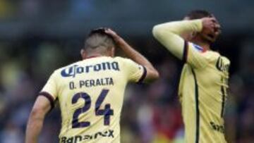 Cuando se jugaba el minuto 88', el silbante Fernando Guerrero avaló la decisión de su asistente quien señaló un erróneo fuera de lugar que era el empate para América.