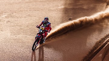 Joan Barreda con la Honda en el Dakar 2022.