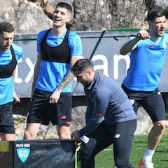 Marcelino tiene perfilado su once para Mestalla, con la única duda de Raúl García o Sancet