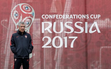 Soccer Football - Portugal Training - FIFA Confederations Cup Russia 2017 - Rubin Kazan Training Ground, Kazan, Russia - June 27, 2017   Portugal coach Fernando Santos during training   REUTERS/Darren Staples