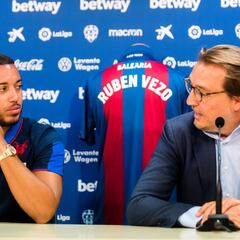 Catalán: "No creo que la salida de Dwamena tarde mucho"