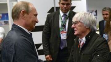 Bernie Ecclestone saluda a Putin en el pasado GP de Rusia.