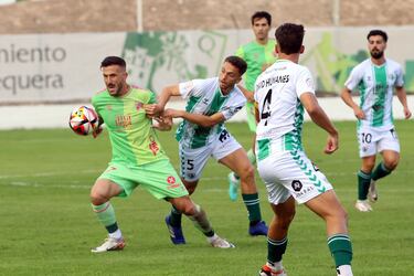 El Málaga se impone con oficio al Antequera y aprieta a Castellón e Ibiza