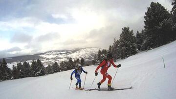Kilian Jornet (de rojo), en pleno ascenso.