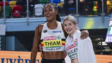 Nafissatou Thiam y Adrianna Sulek.