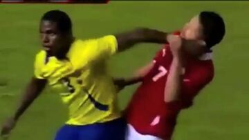 El curioso 'autogolpe' de Bryan Carrasco en la Sub 20 del 2011