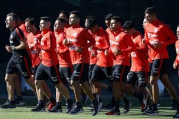 La Roja inició su preparación para la China Cup