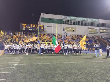 Fundados en 1927, los azul y oro son el máximo ganador de la ONEFA, con 26 títulos en su haber, y uno de los orgullos de la Universidad Nacional Autónoma de México. Disputan con los Burros Blancos del Poli el Clásico estudiantil más importante del país. En un periodo, el equipo fue dividido en tres: Cóndores, Guerreros Aztecas y Águilas Reales, y los Pumas quedaron relegados a enfrentar un solo encuentro a lo largo del año, como equipo de gala.