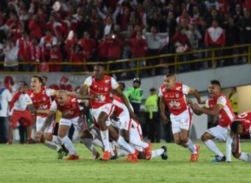 Santa Fe es el primer campeón de la Sudamericana para Colombia. Ahora jugará con River Plate la final de la Recopa.