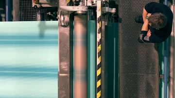 España comienza a producir meltblown, el filtro "más eficaz del mundo" contra la COVID-19