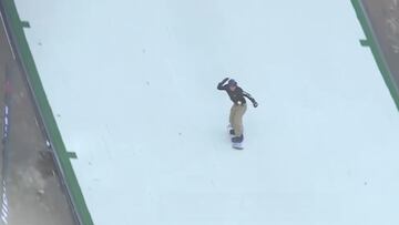 Snowboarder en el airbag más grande de América del Norte