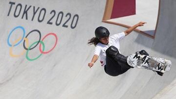 La más joven de todos. Del 2004, en A Coruña. También tuvo el honor de clasificarse -holgadamente- para el debut del skate en los Juegos Olímpicos. No llegó a la final, pero la experiencia no se la quita nadie. Es la mejor rampera de España y el domingo estará dándolo todo en las finales de Bowl del Madrid Urban Sports. 