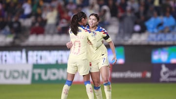 AME5700. PACHUCA (MÉXICO), 09/11/2023.- Kiana Palacios del América celebra hoy con su compañera Alison González (i) tras anotar contra el Pachuca, durante un partido por los cuartos de final del torneo Apertura 2023 de la Liga MX Femenil, en el estadio Hidalgo en Pachuca (México). EFE /David Martínez Pelcastre