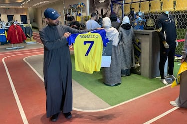 How much does Cristiano Ronaldo’s Al-Nassr jersey cost in the United States? Can I buy it?