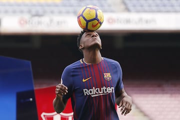 Yerry Mina presentado presentado en el Barcelona en el Camp Nou