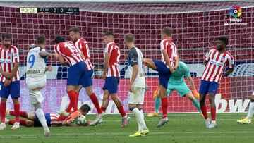 Este es el peligro de la nueva moda en las barreras: Joselu, Koke y una mano