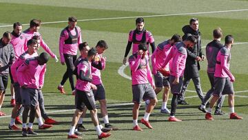 Todo lo que no sea ganar al Espanyol dejaría a Muñiz fuera del banquillo del Levante.