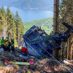 Tragedia en Italia: al menos 14 muertos tras caer un teleférico