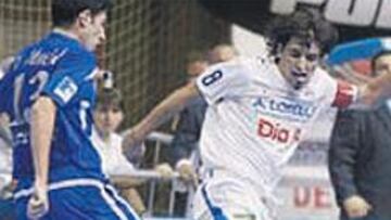 <b>APRETADO. </b>El Lobelle venció al Playas en un final emocionante.