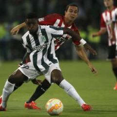Nacional da ventajas en defensa y empata 1-1 con Estudiantes