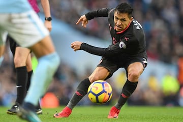 Así fue el ingrato partido de Alexis ante el Manchester City