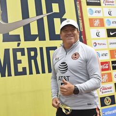 Miguel Herrera suma siete juegos sin perder contra las Chivas