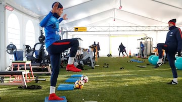 PSG train in the snow