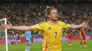 Kevin De Bruyne celebra el gol de la victoria contra Gales en el partido de clasificación para el Mundial de 2026.