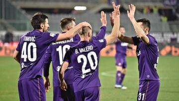 Borja Valero celebrando el tanto que abri&oacute; la goleada de la Fiorentina ante el Udinese.