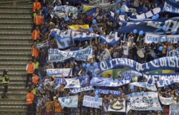 Ecuador's Emelec supporters cheer for their team before the start of the Copa Libertadores football match against Colombia's Atletico Nacional at the Atanasio Girardot stadium in Medellin, Antioquia department, Colombia, on May 14, 2015. AFP PHOTO / RAUL ARBOLEDA