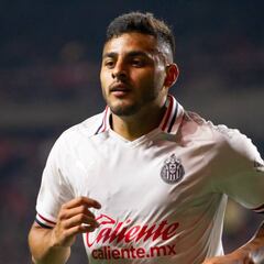 Directiva de Chivas respalda a Alexis Vega y José Juan Macías