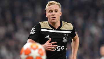 Van de Beek, durante la pasada temporada en un partido de Champions League.