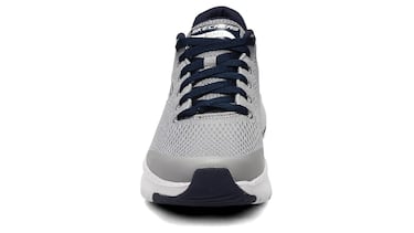 Chollo del día: las Skechers Arch Fit en gris se desploman a menos de 55 euros