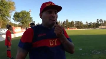 El club apartó de su cargo al técnico luego de una grave denuncia.