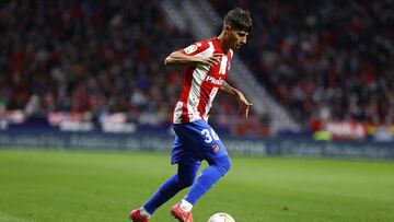 Carlos Mart&iacute;n en su debut con el Atl&eacute;tico.