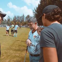 Atlas recibió a Don Pepe y le hizo un regalo muy especial