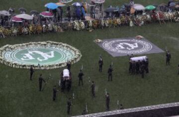 Estadio arena Conda en Chapecó, donde se celebra el homenaje a los jugadores y miembros del equipo técnico del club, fallecidos en el accidente aéreo en Colombia. 