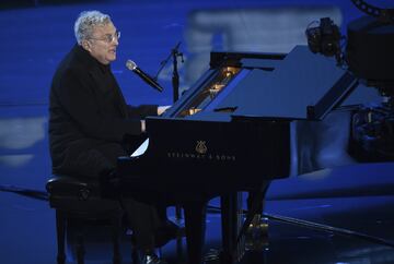 El compositor Randy Newman interpretando 'I Can't Let You Throw Yourself Away', de 'Toy Story 4'.