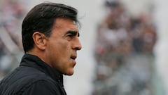 “Le dije que...”: Quinteros revela la frase que calmó a Falcón en el clásico