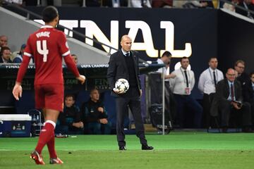 El Madrid levantó la Decimotercera tras imponerse al Liverpool y Zidane celebró su tercera Champions League como entrenador del Real Madrid. 