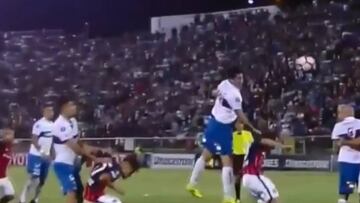 El gran cabezazo con que la UC casi logra un triunfo en la Copa