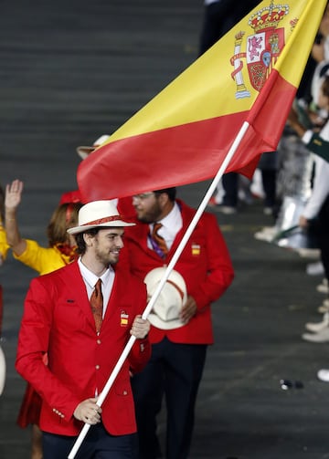 La delegación de España, encabezada por el jugador de baloncesto Pau Gasol, desfiló el viernes 27 de julio de 2012, durante la ceremonia de inauguración de los Juegos Olímpicos de Londres 2012.
